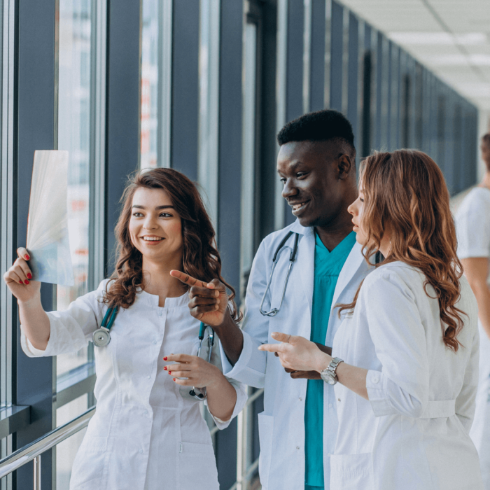 group-of-doctors